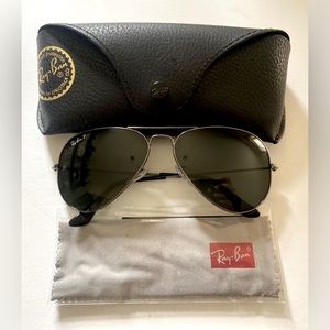 Ray Ban Aviator Black Polarized sunglasses